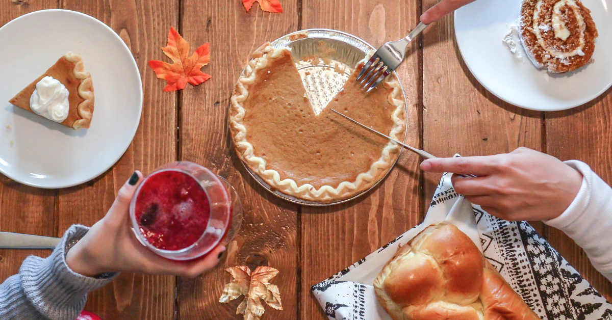 The Art of Conversation: 7 Meaningful Things to Say On Thanksgiving